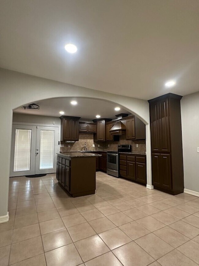 Building Photo - 2137 Mynah Ave