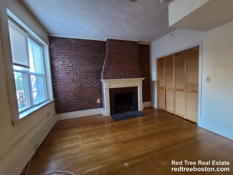 Building Photo - 1406 Beacon St