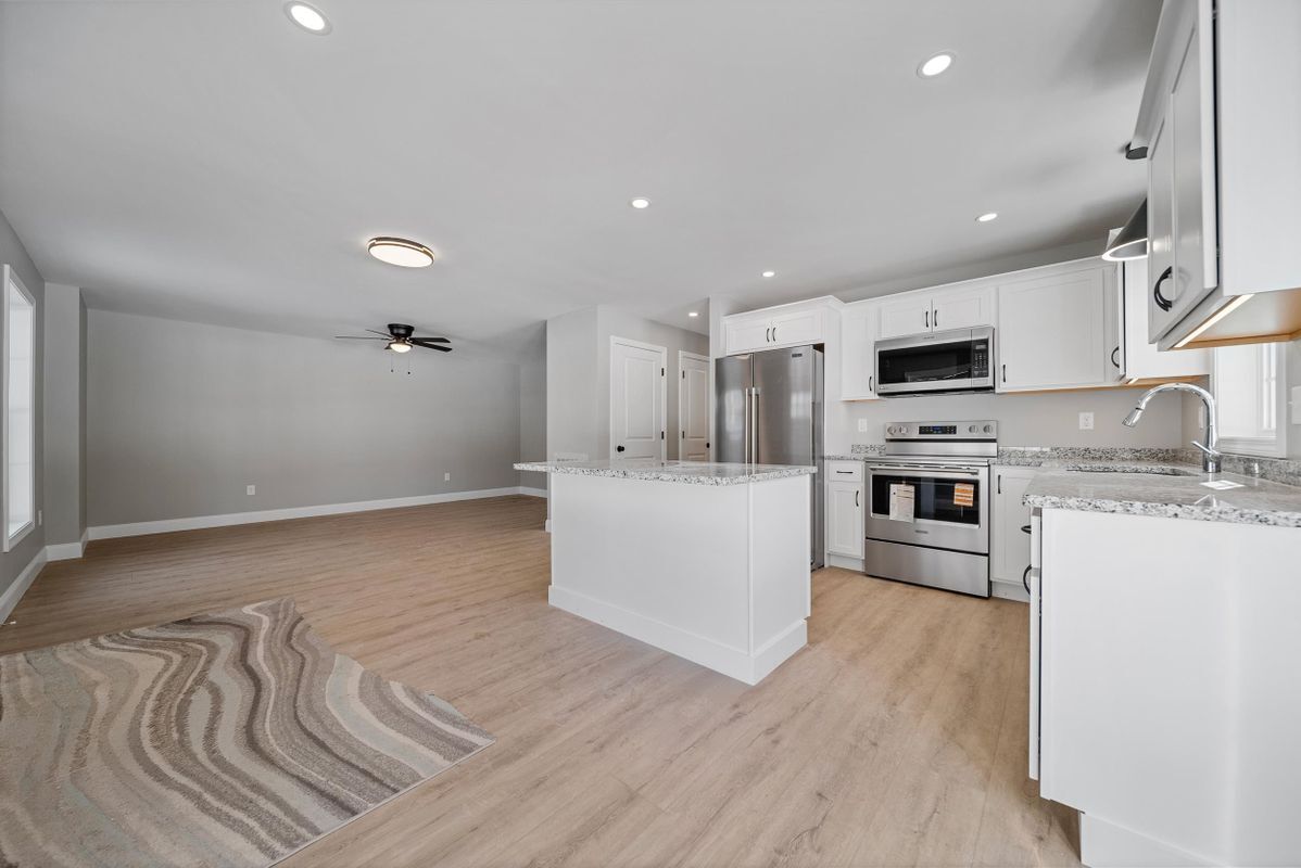 Building Photo - 142 S Main, B