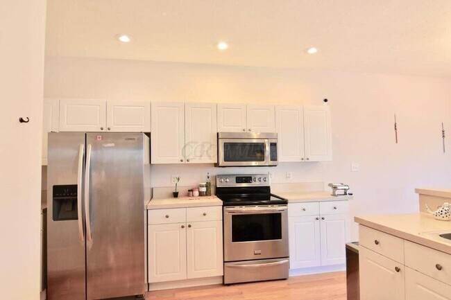 Building Photo - 674 Spring Valley Dr