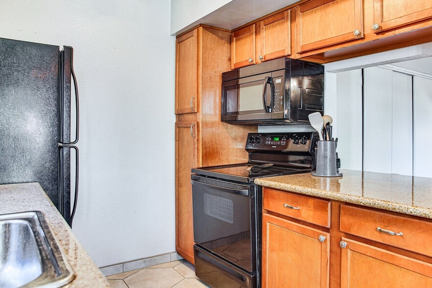 Building Photo - 3600 Hayden Rd