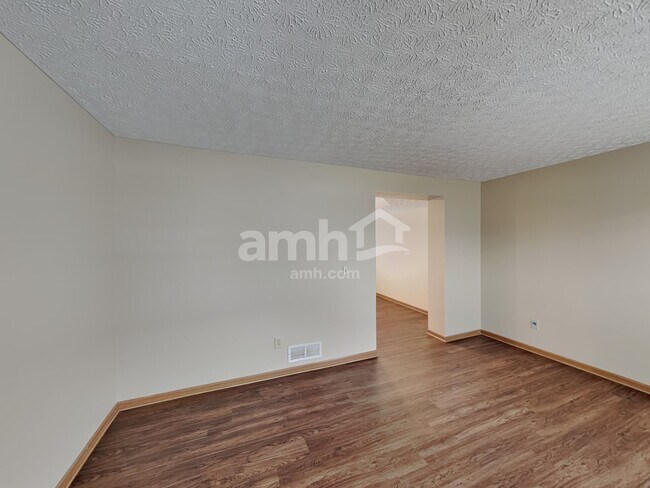 Building Photo - 6647 Hilmar Dr