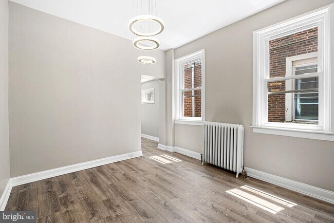 Building Photo - 2257 Ann St