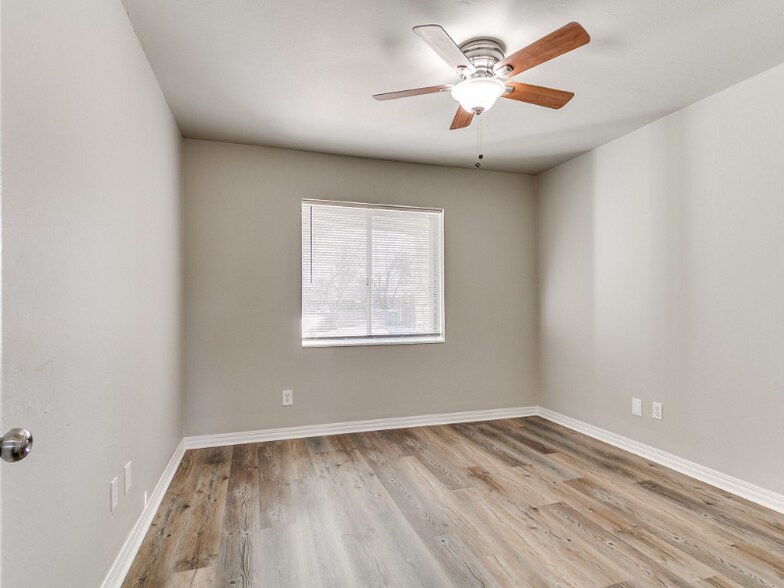 Building Photo - 3813 NW 17th St