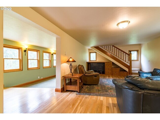 Building Photo - New Price! Custom Home