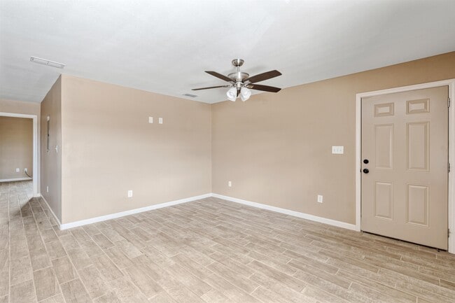 Building Photo - 137 Rio Seco Dr