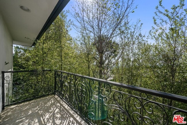 Building Photo - 9023 Alto Cedro Dr