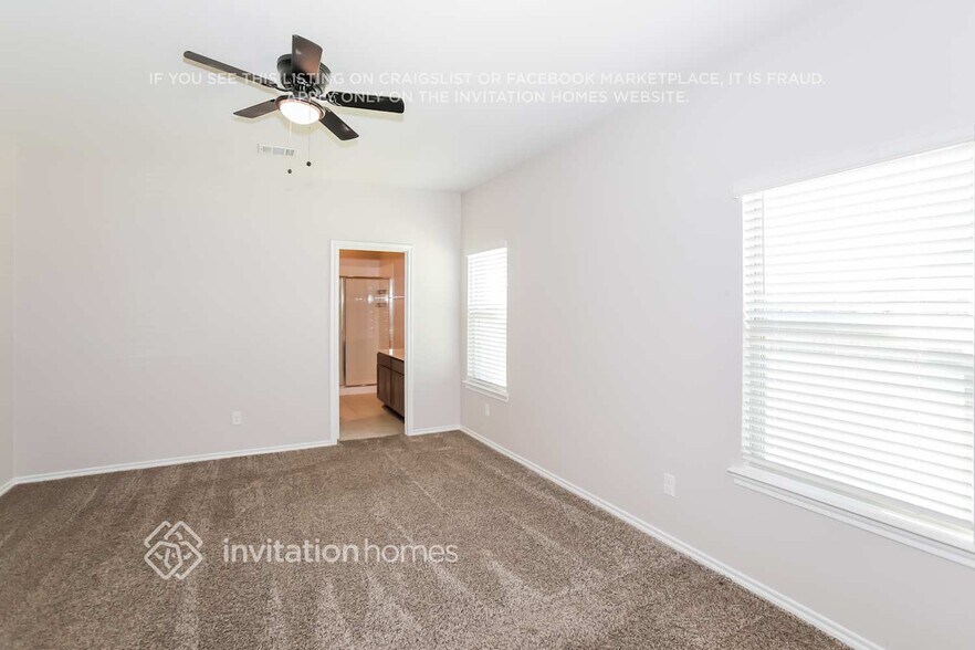 Building Photo - 800 Alton Dr
