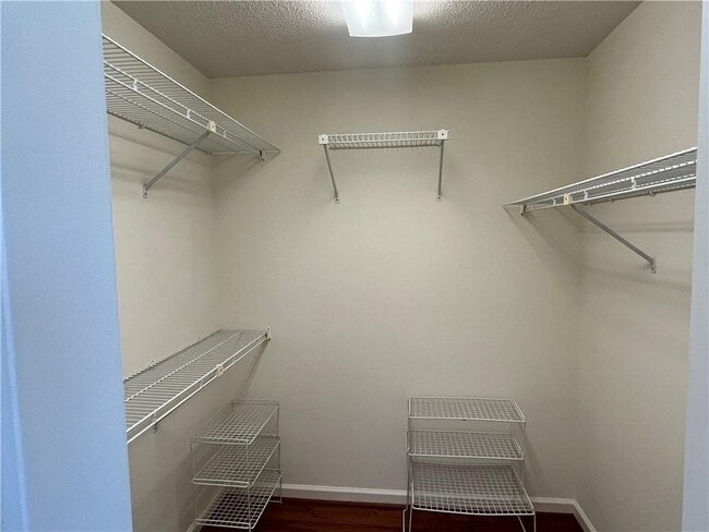 Building Photo - 972 Bridgegate Dr NE