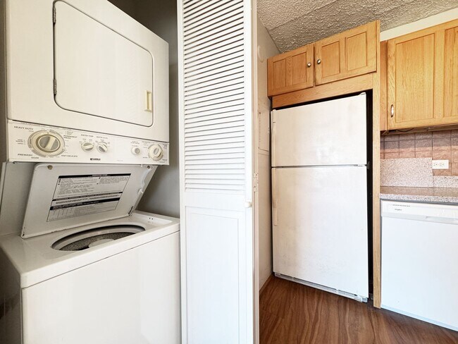 Building Photo - Cat Friendly Hawaii Kai Condo with Panoram...