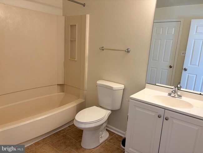 Building Photo - 1905 Bennett Pl