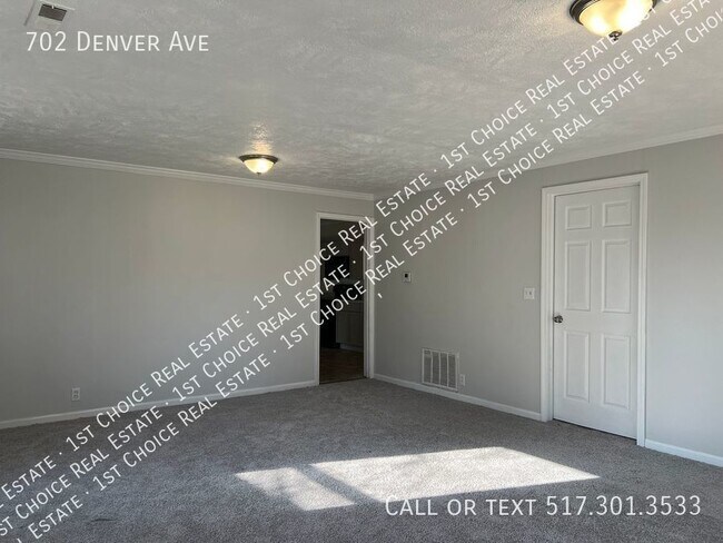 Building Photo - 3-BDR 1-BTH House with New Kitchen & New C...
