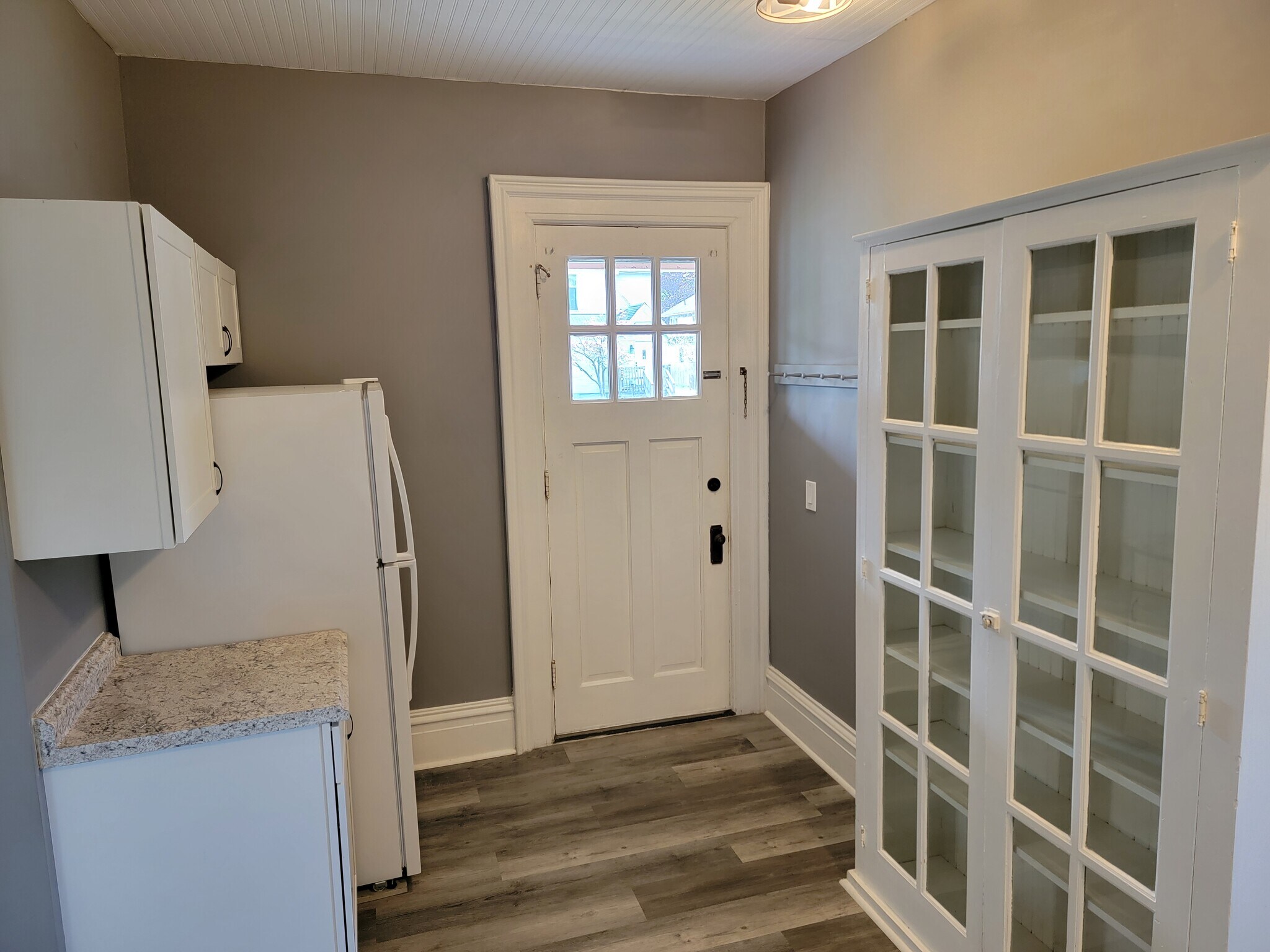 Building Photo - 412 S Main St