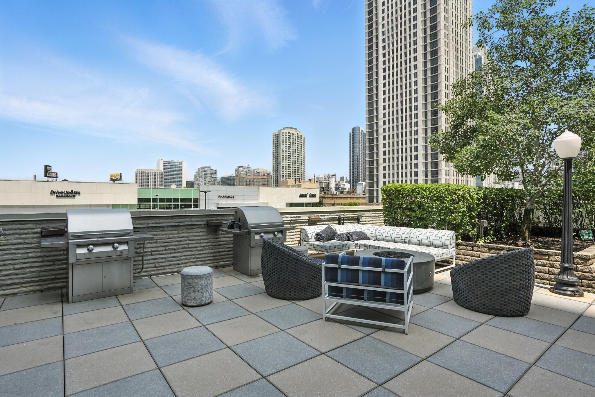 Building Photo - 708 W Wayman St