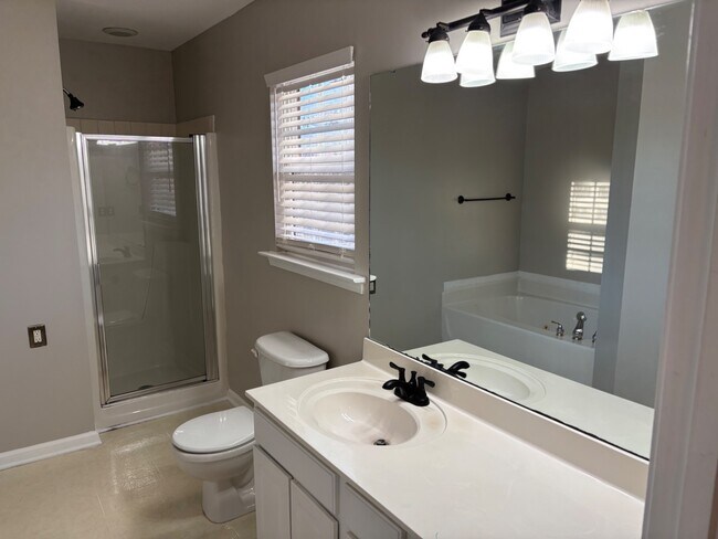 Building Photo - 6 Brookhaven Way