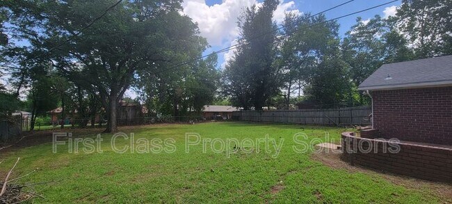 Building Photo - 6300 N Wildewood Dr
