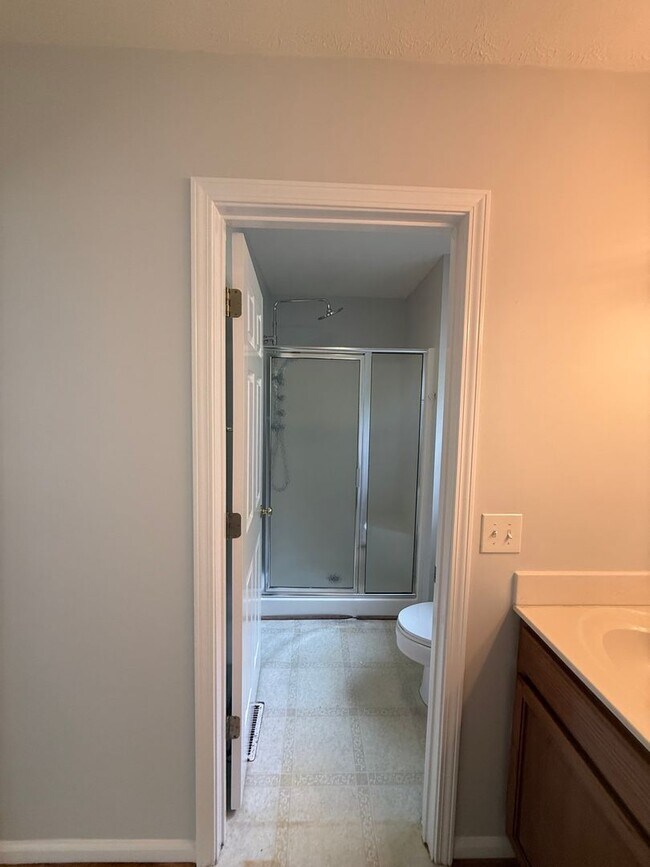 Building Photo - Great Location - Great Neighborhood - Grea...