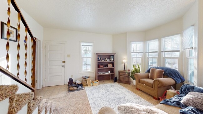 Building Photo - Pets Welcome