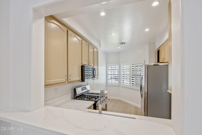 Building Photo - 4791 Parma Dr