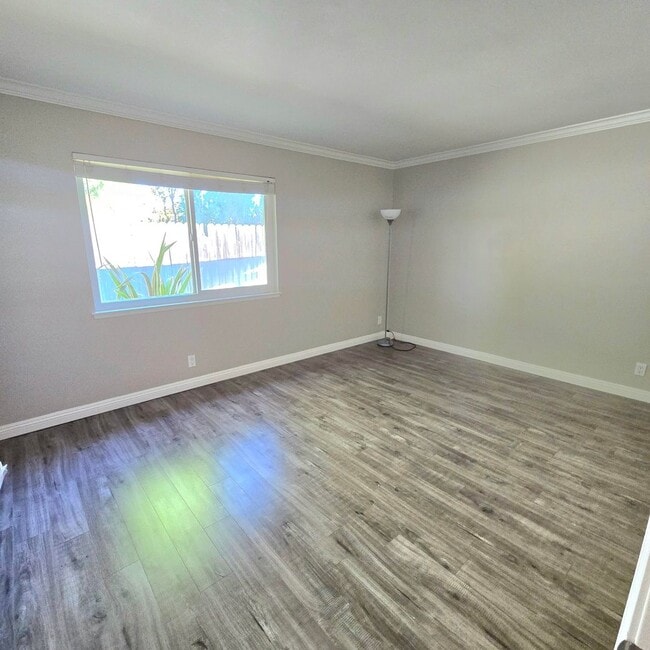 Building Photo - Welcome Home! 4 Bedroom HOUSE available NOW!