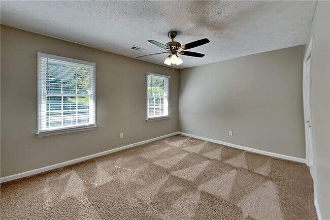 Building Photo - 3940 Camrose Pl