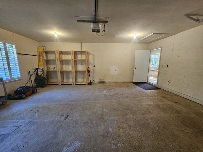 Building Photo - 14 Egret Dr