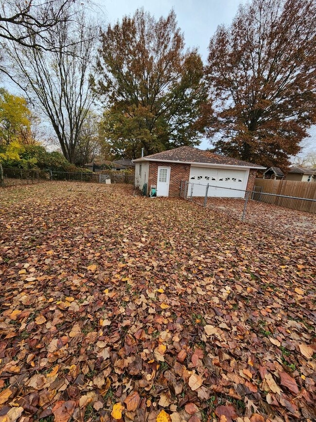 Building Photo - Beautiful 3 Bedroom 1 Bathroom Home