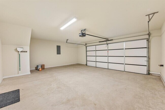 Building Photo - 245 John Webster St