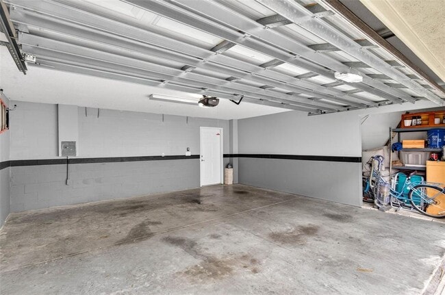 Building Photo - 12618 Weston Dr