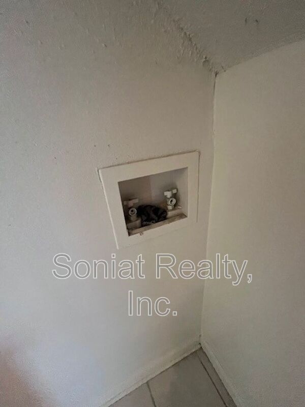 Building Photo - 2119 N Villere St