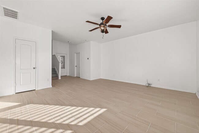 Building Photo - 20807 Echo Manor Dr