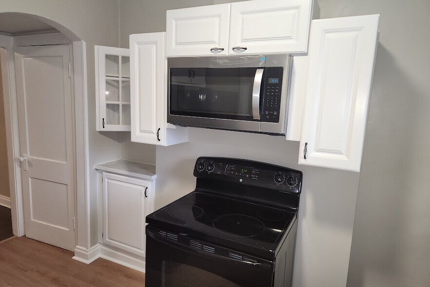 Stove & Cabinet Storage, new microwave - 43 N Roys Ave