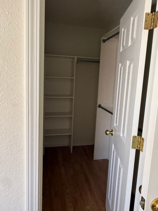 Building Photo - NW Home