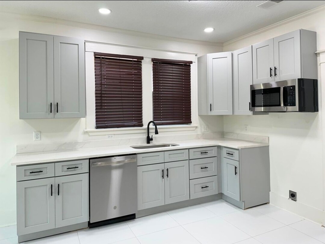 Building Photo - 1151 Tanglewood St