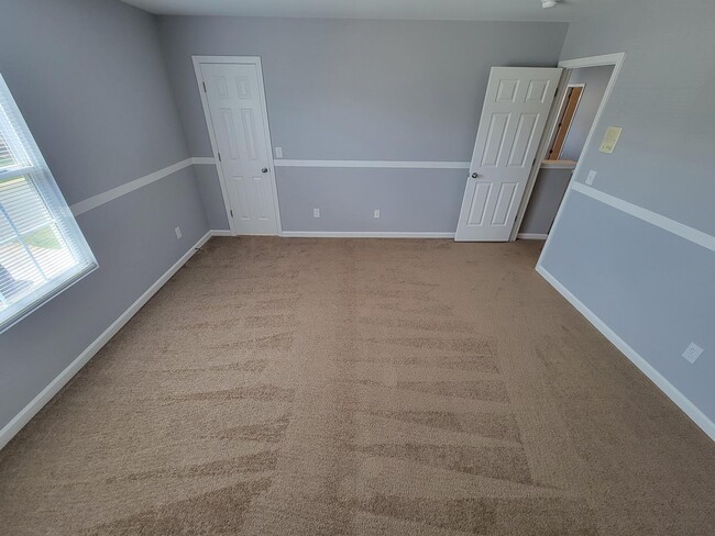 Building Photo - Stunning 4-Bedroom Home for Rent – Availab...