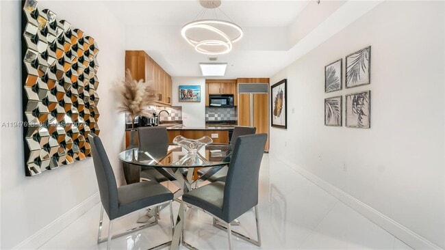 Building Photo - 2110 N Ocean Blvd