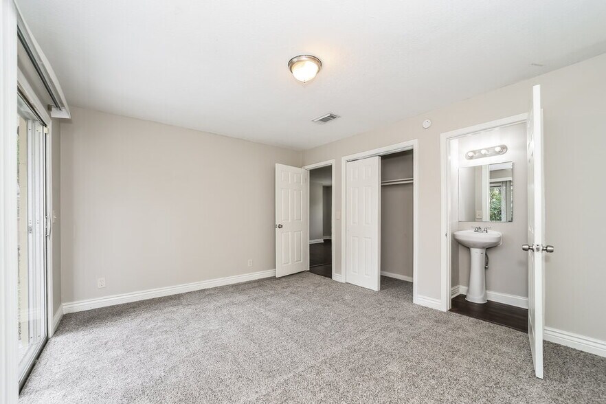 Building Photo - 2227 Mc Carty Dr