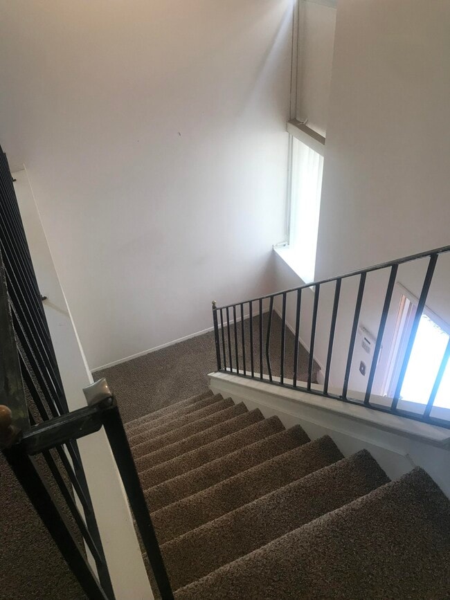 Building Photo - 27430 Evergreen Rd