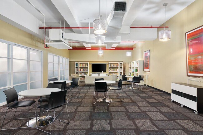 Residents Lounge - 365 Bridge St