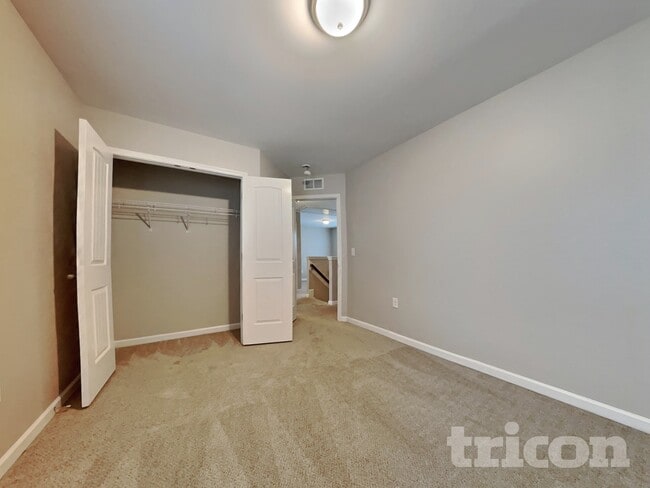 Building Photo - 15 Coswell Ct