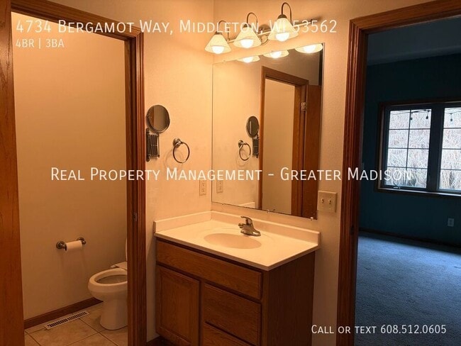 Building Photo - 4734 Bergamot Way