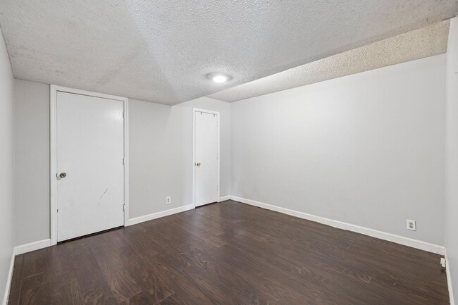 Building Photo - 326 Draper Cir