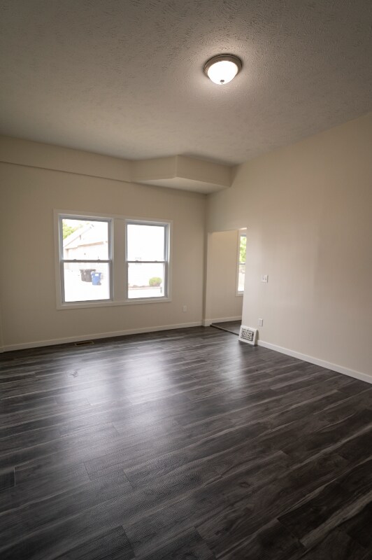 Building Photo - 1277 W 67th St