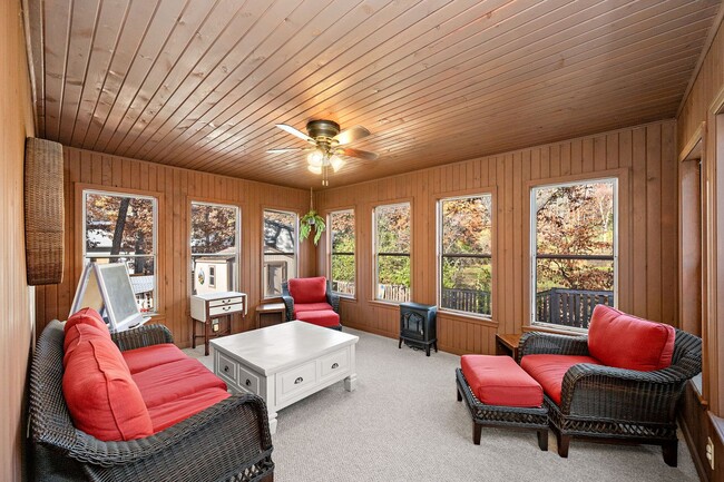 Building Photo - Stunning Remodeled 4BR Home w/ Pond View &...