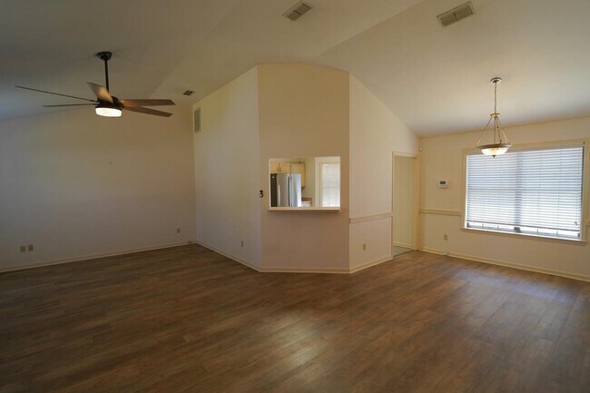 Building Photo - 2605 Yarmouth Ln