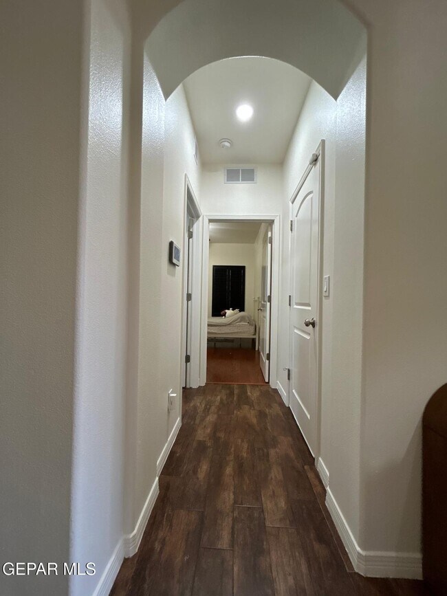 Building Photo - 7349 Skyrocket Dr