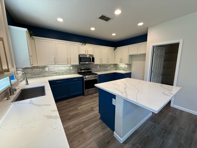 Building Photo - 9435 Sea Cliff Way