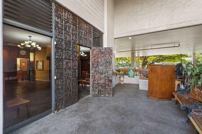 Building Photo - Elevated Island Living: High-Floor Corner Gem with Harbor & Sunset Vistas