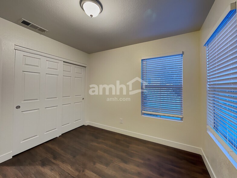 Building Photo - 6130 Peach Blossom Ln