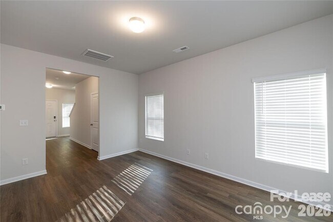 Building Photo - 1419 Amhurst St